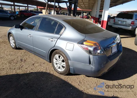 2011 Nissan Altima 2.5 S z USA, uszkodzony, nr VIN 1N4AL2AP9BN447635